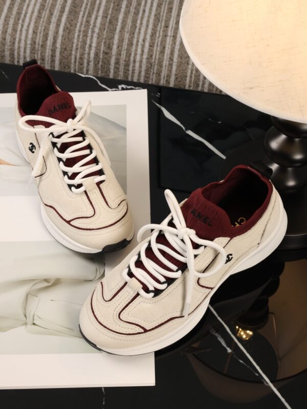 sy_no_560C0E2DD154136B20A24989179C93C6_8 Chanel Off-White and Burgundy Mixed Material Low-Top Sneaker with Contrast Piping and CC Logo