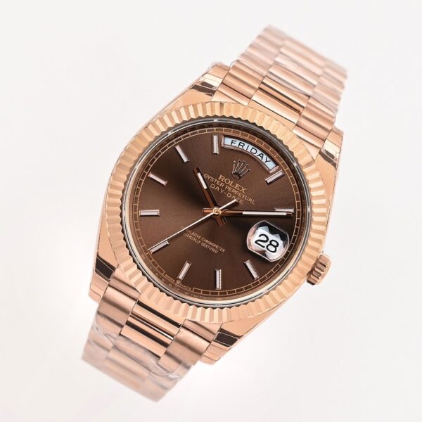 ROLEX Rolex Dog Tooth Ring Rose Gold Week Calendar Automatic Mechanical Movement 100m Waterproof Date Display Men's Watch Swiss Watch 40mm Coffee Color Dial
