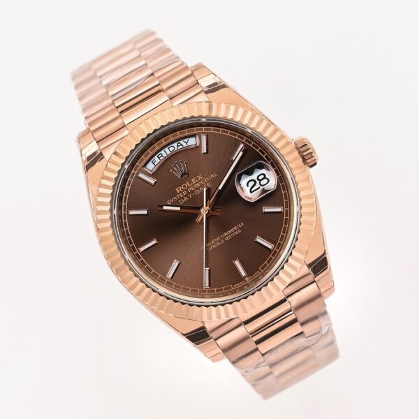 ROLEX Rolex Dog Tooth Ring Rose Gold Week Calendar Automatic Mechanical Movement 100m Waterproof Date Display Men's Watch Swiss Watch 40mm Coffee Color Dial
