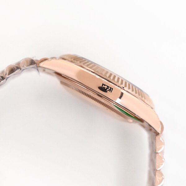 ROLEX Rolex Dog Tooth Ring Rose Gold Week Calendar Automatic Mechanical Movement 100m Waterproof Date Display Men's Watch Swiss Watch 40mm Coffee Color Dial