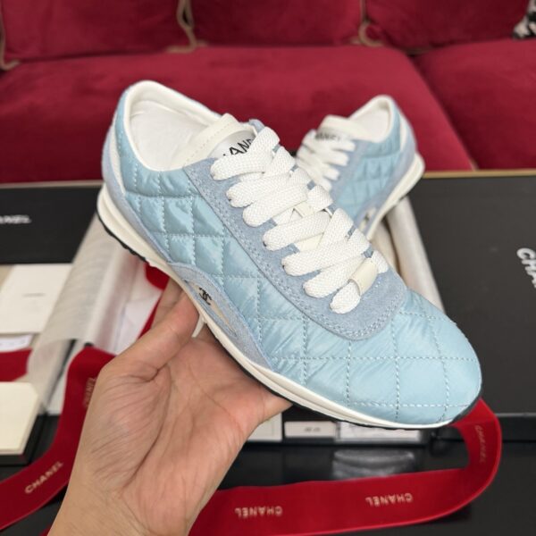 sy_no_5A31EFDC257BE1A436577EEB8E418E34_3 Chanel Light-Blue Quilted Nylon & Suede Retro Trainer Light-Blue-Quilted-Sneaker