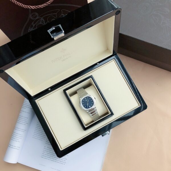 Patek Philippe Nautilus Automatic Mechanical Women's Watch (Sports Elegance Collection)