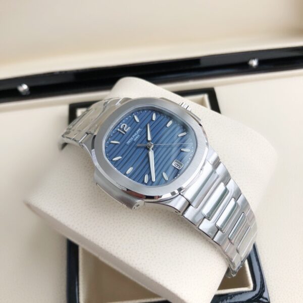 Patek Philippe Nautilus Automatic Mechanical Women's Watch (Sports Elegance Collection)