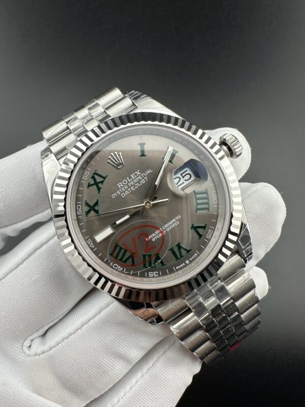 sy_no_5ACBA543F2434A8ADBBB9D3AE2FD25E2_0 Rolex Dog Tooth Ring Diary Series Green Luo Automatic Mechanical Movement 100m Waterproof Day Display Large Calendar Men's Watch