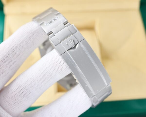 sy_no_665DD265E22111AF81254036C06B9D03_7 ROLEX Rolex DIW Submariner RAKEET