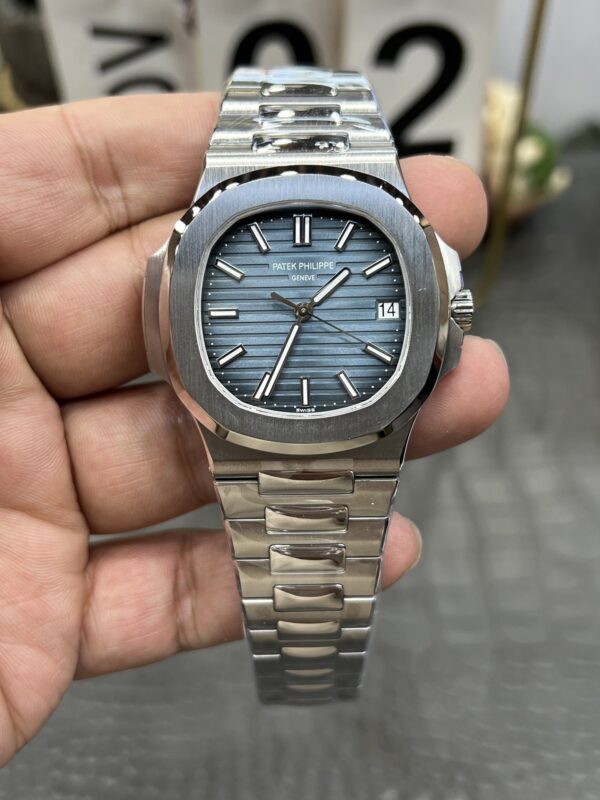 Patek Philippe Nautilus 5711 Blue Dial Automatic Mechanical Watch