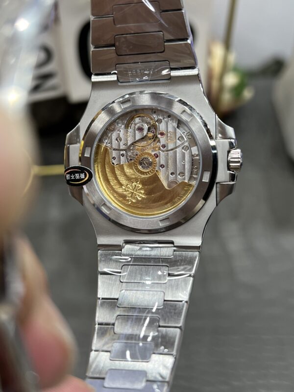 Patek Philippe Nautilus 5711 Blue Dial Automatic Mechanical Watch