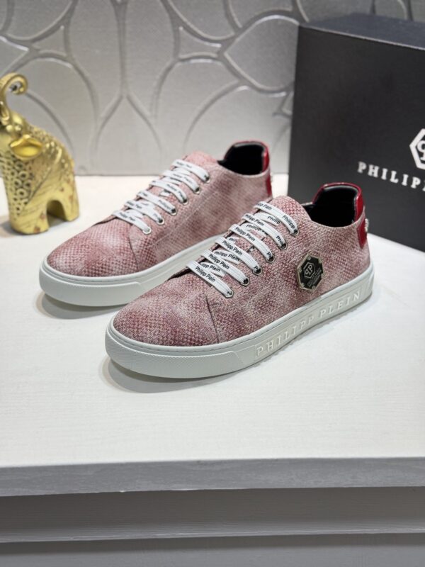 sy_no_68C1F698613FD809FD54BF4FEC5FCE1B_1 Philipp Plein Pink Gradient Crystal Hexagon-Logo Low-Top Sneaker