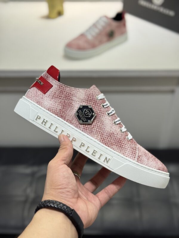 sy_no_68C1F698613FD809FD54BF4FEC5FCE1B_3 Philipp Plein Pink Gradient Crystal Hexagon-Logo Low-Top Sneaker