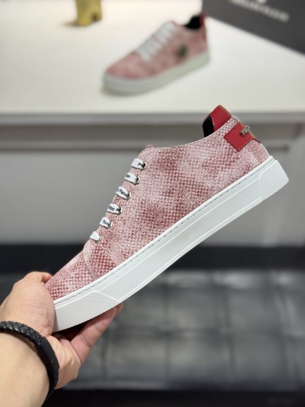 sy_no_68C1F698613FD809FD54BF4FEC5FCE1B_5 Philipp Plein Pink Gradient Crystal Hexagon-Logo Low-Top Sneaker