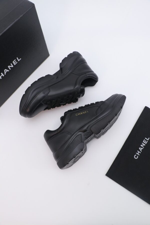 sy_no_6C311702F4FE0768E07A4D6305187967_8 Chanel Low‑Top Leather Sneaker All‑Black