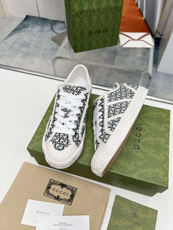 sy_no_6C62F35C1BAD97F4CE8122F89D2EBC7E_1 Gucci Black & White GG Monogram Canvas Low-Top Sneaker