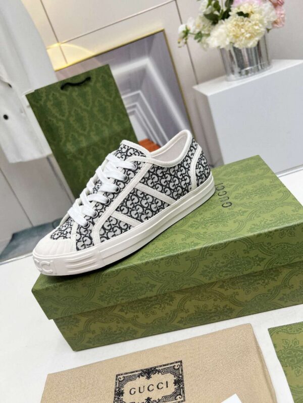 sy_no_6C62F35C1BAD97F4CE8122F89D2EBC7E_4 Gucci Black & White GG Monogram Canvas Low-Top Sneaker