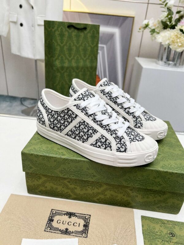 sy_no_6C62F35C1BAD97F4CE8122F89D2EBC7E_6 Gucci Black & White GG Monogram Canvas Low-Top Sneaker