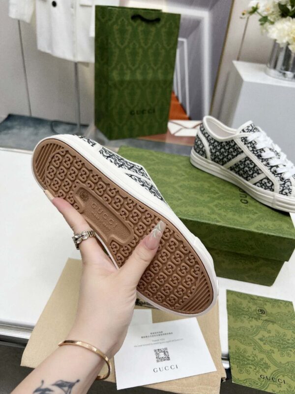 sy_no_6C62F35C1BAD97F4CE8122F89D2EBC7E_8 Gucci Black & White GG Monogram Canvas Low-Top Sneaker