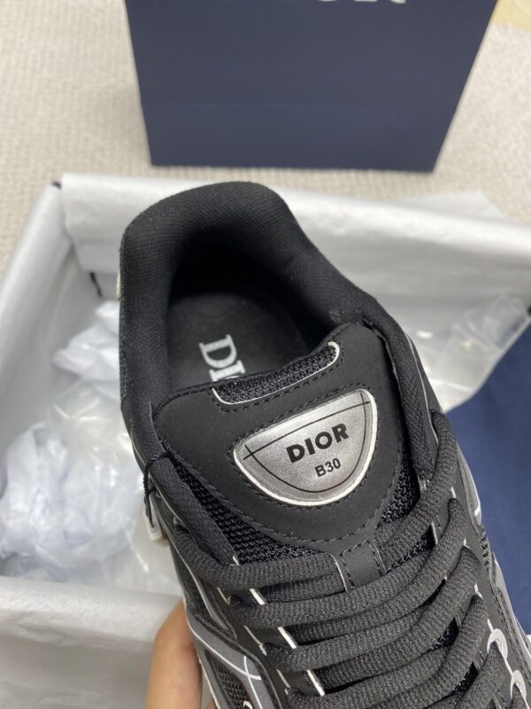 sy_no_6DC1406D011F4655E82C8BC117C52AAB_6 Dior Black Mesh White Outline CD Logo Running Sneaker