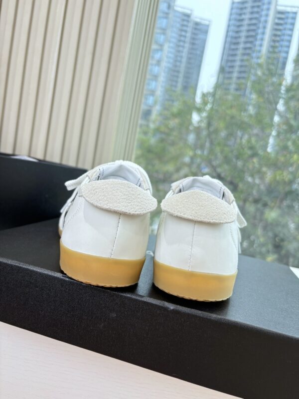 sy_no_6E51CCF1294369F6EDA2B6C5534073EB_8 Chanel White & Black Cap-Toe Low-Top Sneaker with Suede Detailing