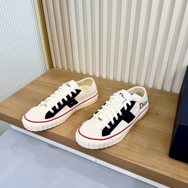 sy_no_716ED651878C2C856E9860857D9D38BA_1 Dior White-Black Canvas Low Sneaker