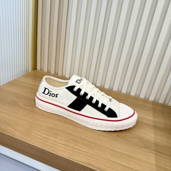 sy_no_716ED651878C2C856E9860857D9D38BA_2 Dior White-Black Canvas Low Sneaker