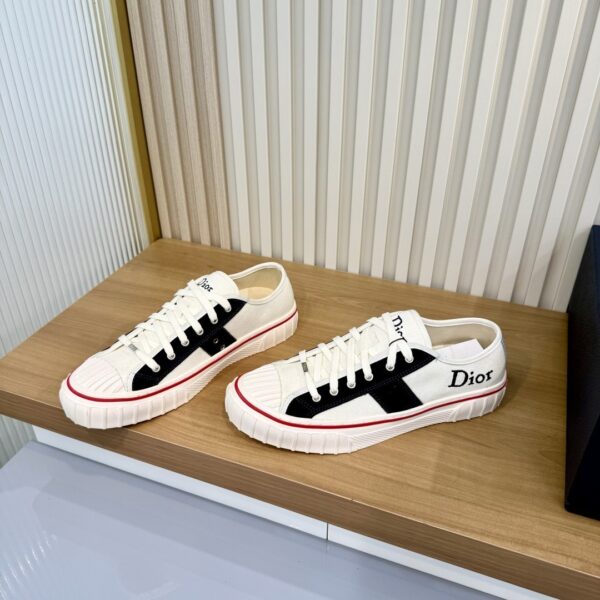 sy_no_716ED651878C2C856E9860857D9D38BA_4 Dior White-Black Canvas Low Sneaker