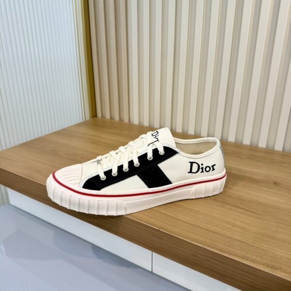 sy_no_716ED651878C2C856E9860857D9D38BA_8 Dior White-Black Canvas Low Sneaker