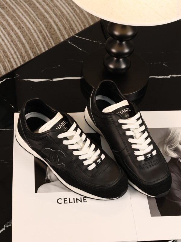 sy_no_7281AD9259070FB5D9F5F654A2AB23D1_3 Chanel Black and White Leather Low-Top Sneaker with Suede Toe Cap and CC Logo