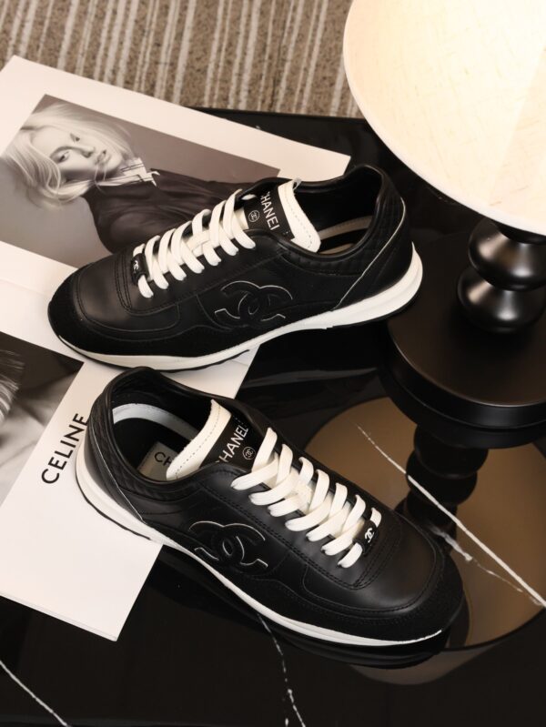 sy_no_7281AD9259070FB5D9F5F654A2AB23D1_6 Chanel Black and White Leather Low-Top Sneaker with Suede Toe Cap and CC Logo