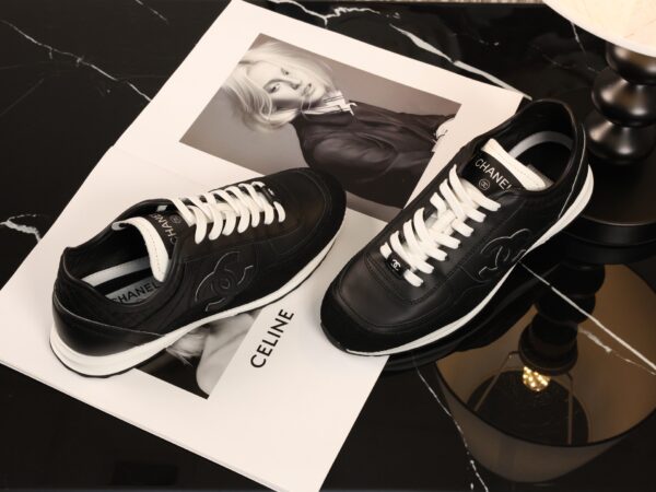 sy_no_7281AD9259070FB5D9F5F654A2AB23D1_7 Chanel Black and White Leather Low-Top Sneaker with Suede Toe Cap and CC Logo