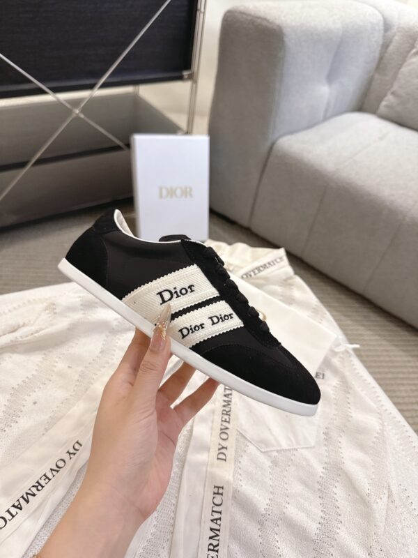 sy_no_73E81DF8B1A98354035C7635D16EFAED_0 Dior Black Suede White Logo Stripe Low Sneaker