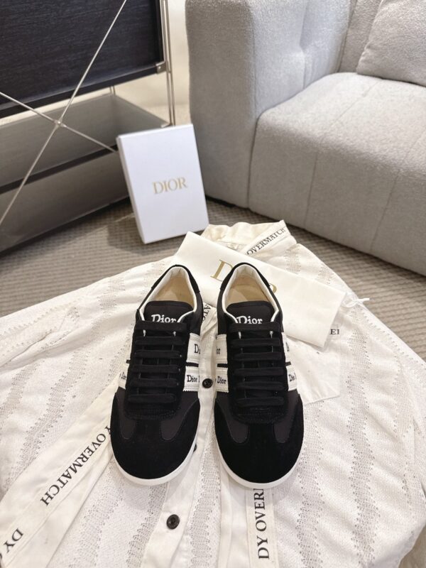 sy_no_73E81DF8B1A98354035C7635D16EFAED_1 Dior Black Suede White Logo Stripe Low Sneaker