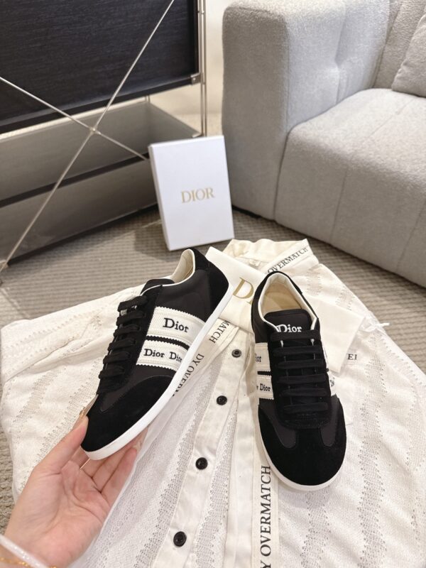 sy_no_73E81DF8B1A98354035C7635D16EFAED_4 Dior Black Suede White Logo Stripe Low Sneaker