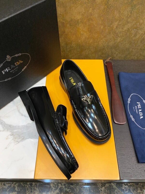 sy_no_74BB34A821C5E7252D500B319E924417_2 Prada Black Patent Leather Triangle Logo Loafers