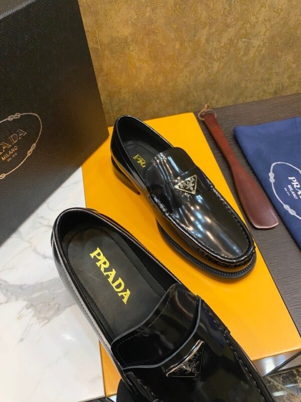 sy_no_74BB34A821C5E7252D500B319E924417_4 Prada Black Patent Leather Triangle Logo Loafers