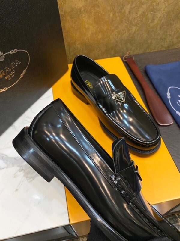 sy_no_74BB34A821C5E7252D500B319E924417_5 Prada Black Patent Leather Triangle Logo Loafers