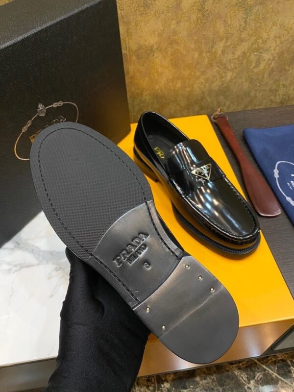 sy_no_74BB34A821C5E7252D500B319E924417_7 Prada Black Patent Leather Triangle Logo Loafers