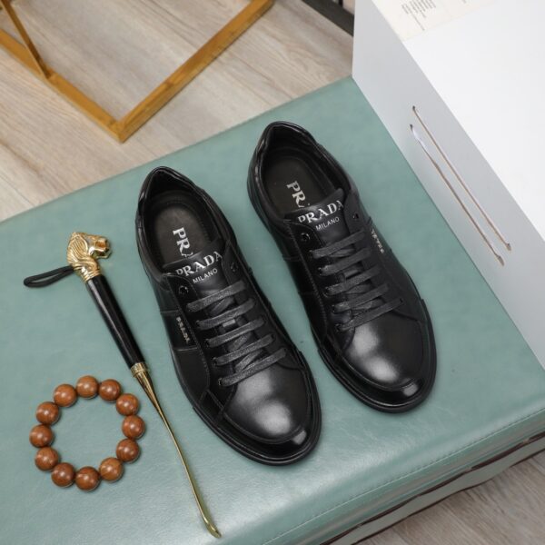 sy_no_76763B0093C69200F062781EB5F1216E_2 Prada Black Leather Low-Top Casual Sneaker