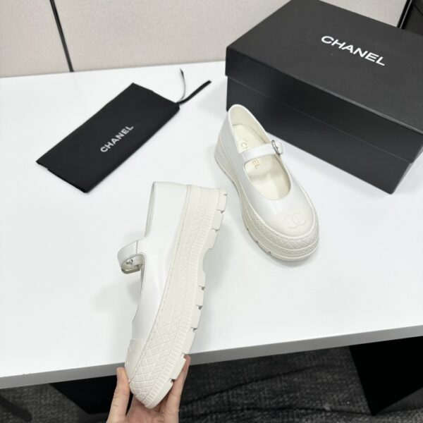 sy_no_79BCB900763EC5FD96C5AEDF3AC35869_6 Chanel White Leather Mary Jane Platform Shoe with Lug Sole and CC Logo