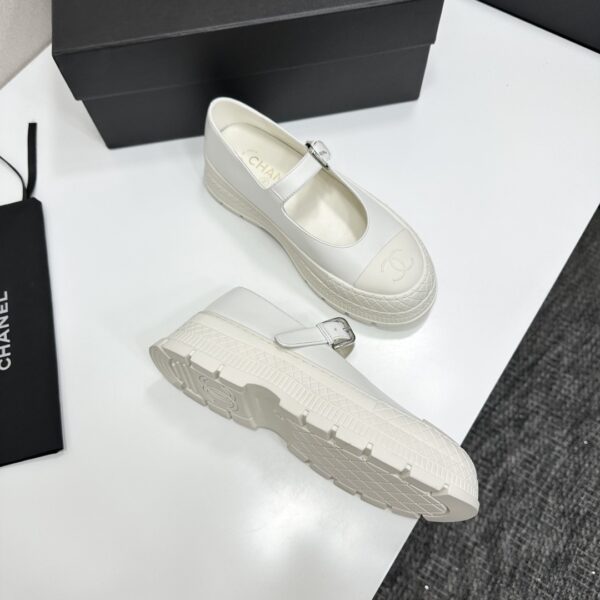 sy_no_79BCB900763EC5FD96C5AEDF3AC35869_7 Chanel White Leather Mary Jane Platform Shoe with Lug Sole and CC Logo