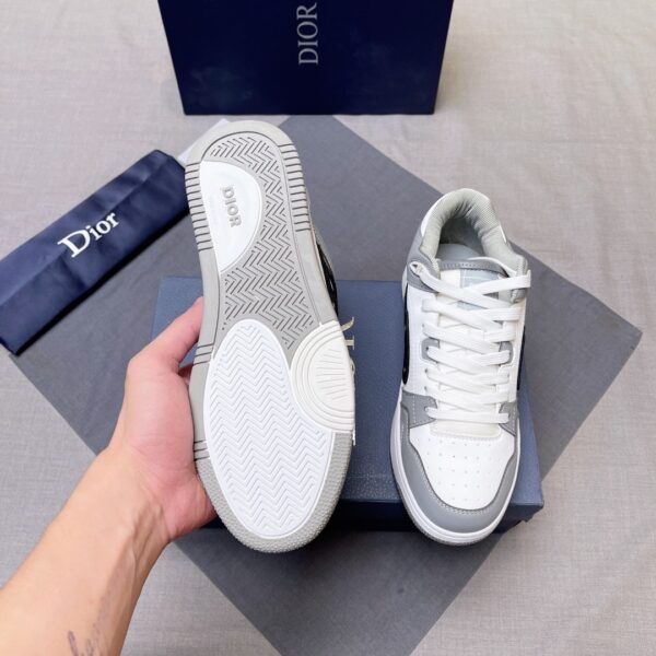 sy_no_7A99390E7D88B9CBF096E44B9A2FA729_7 Dior White-Grey Spliced B57 Mid-Top Sneaker