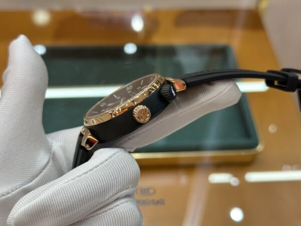 sy_no_7B7524520B04F3AAACDB2BDFAF9087FE_4 LOUIS VUITTON TABOUR series watch with automatic mechanical movement and rubber strap 44mm men's watch, 100 meter waterproof