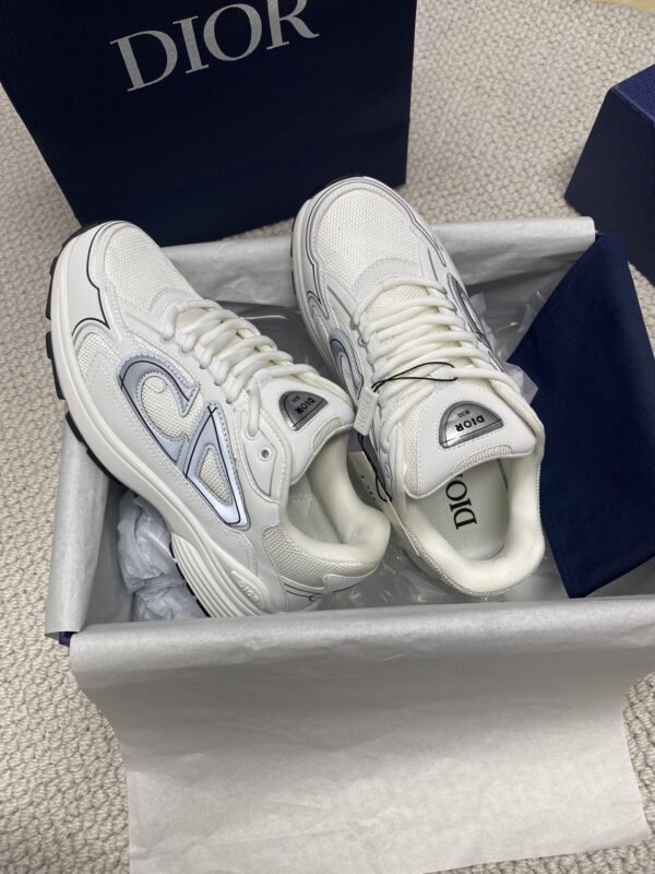sy_no_8055F83F7EE197A44926CC657978D13C_2 Dior White Mesh Silver Outline CD Logo Running Sneaker
