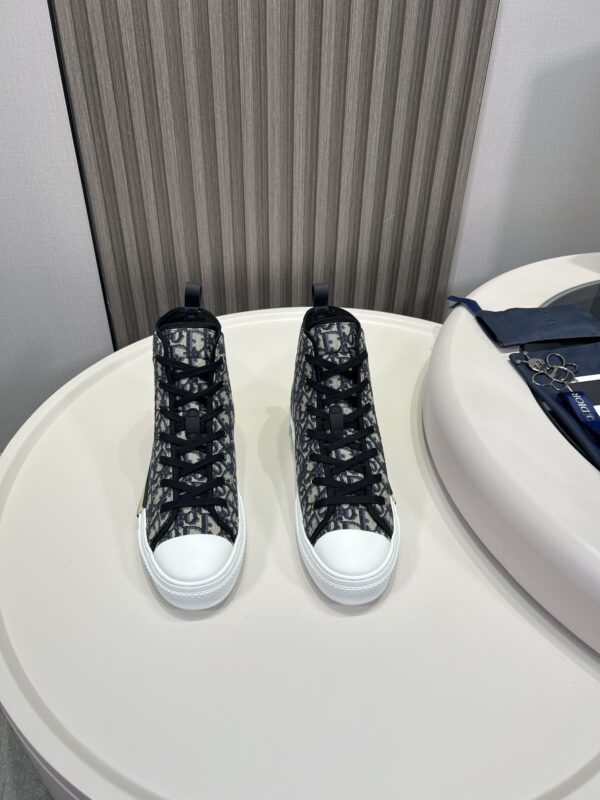 sy_no_82DB4B8FFFAD904E2B1EECD60AFA65E0_1 Dior Oblique Canvas High Top Sneaker