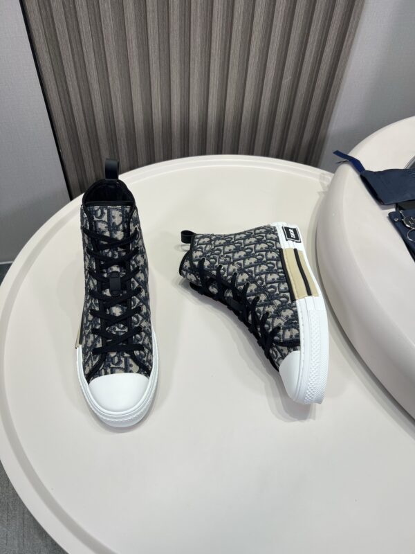 sy_no_82DB4B8FFFAD904E2B1EECD60AFA65E0_4 Dior Oblique Canvas High Top Sneaker