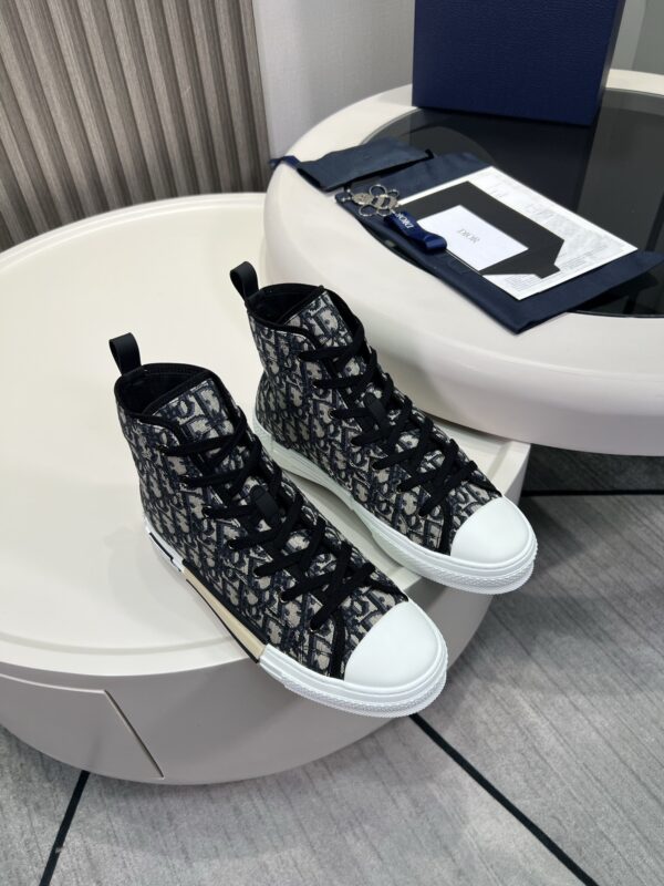 sy_no_82DB4B8FFFAD904E2B1EECD60AFA65E0_6 Dior Oblique Canvas High Top Sneaker