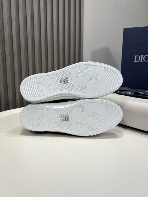 sy_no_82DB4B8FFFAD904E2B1EECD60AFA65E0_8 Dior Oblique Canvas High Top Sneaker
