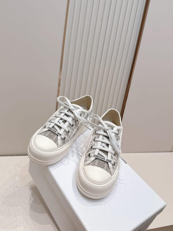 sy_no_82F76DEF57657782F07534EEC1C78235_4 Dior Grey Oblique Canvas Platform Low Sneaker