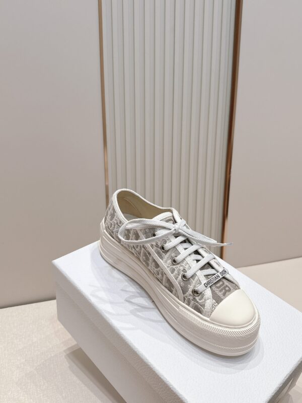 sy_no_82F76DEF57657782F07534EEC1C78235_5 Dior Grey Oblique Canvas Platform Low Sneaker