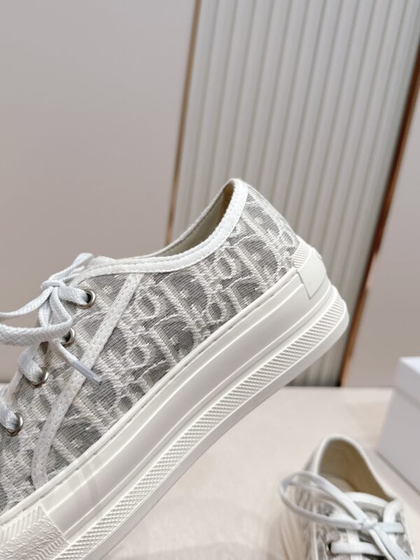 sy_no_82F76DEF57657782F07534EEC1C78235_8 Dior Grey Oblique Canvas Platform Low Sneaker