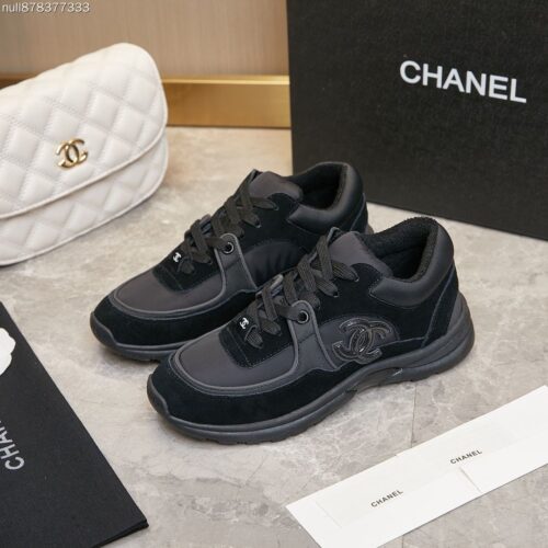 sy_no_838334BE70625D2FFE7817E6CD319DF7_0 Chanel All-Black Mixed Material Low-Top Sneaker with Suede and CC Logo