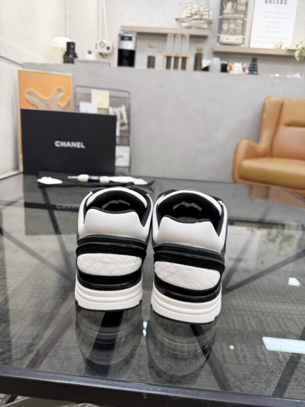 sy_no_85FDDC772F3C3B4D211D195301E80B3C_7 Chanel Black & White Chunky Sneaker with Contrast CC Logo